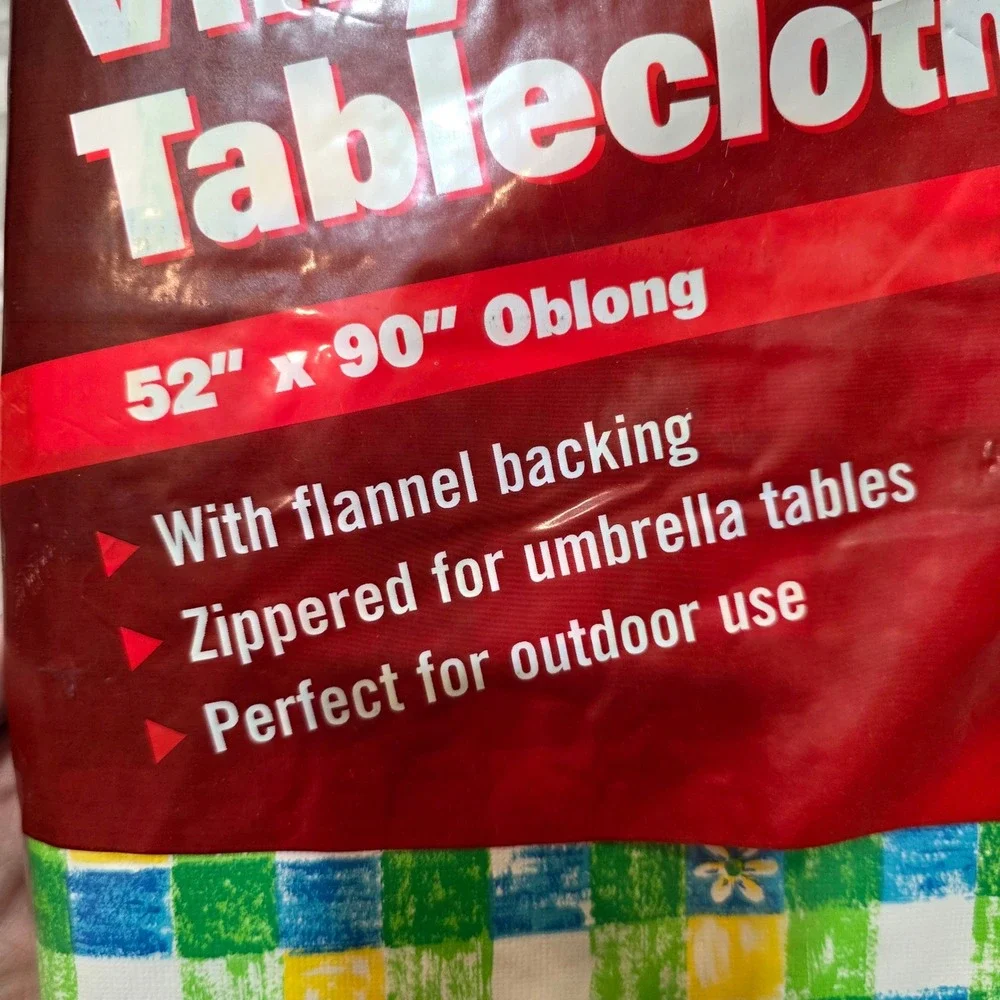 Vintage NWT Cooks Club Vinyl Tablecloth 52x90 Oblong Zippered Umbrella Plaid